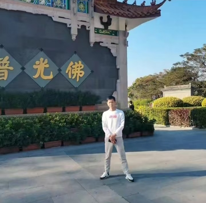 星艺的第一张照片--青岛蓝颜知己交友网